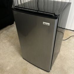 Mini Refrigerator 