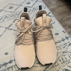 Reebok Size 7 Women’s Shoes