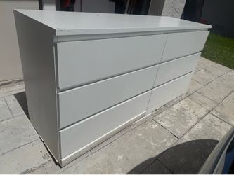 Dresser ikea