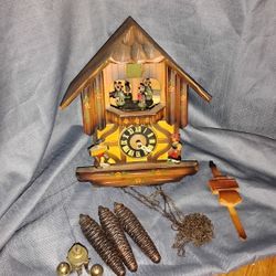 Cuckoo Clock German Dancers Musical 1960s 