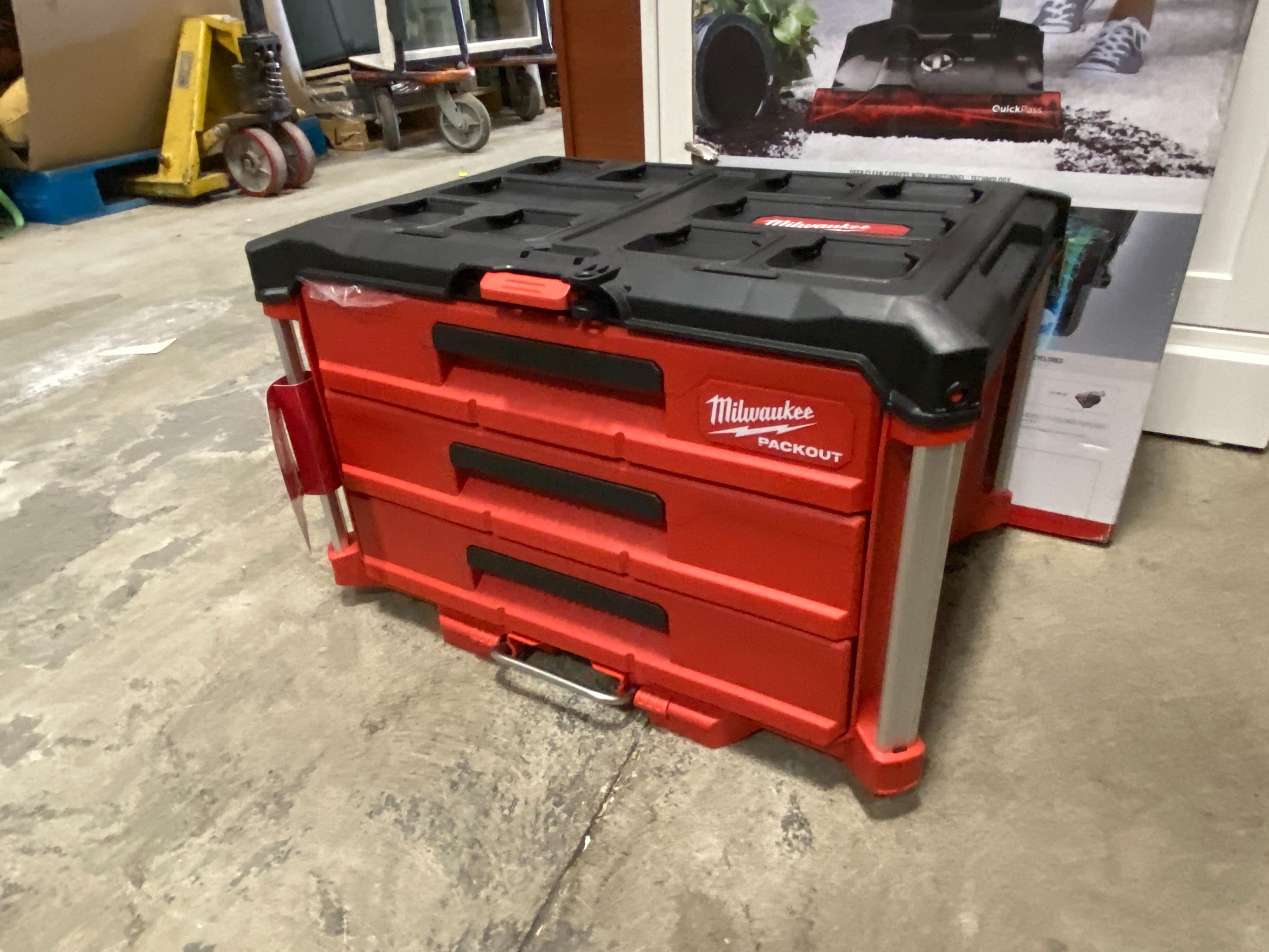 NEW! MILWAUKEE Packout 22" Adjustable Divider Tool Box