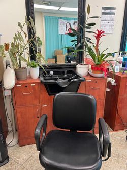 Wooden Shampoo Bowl, Chair, and Mirror
