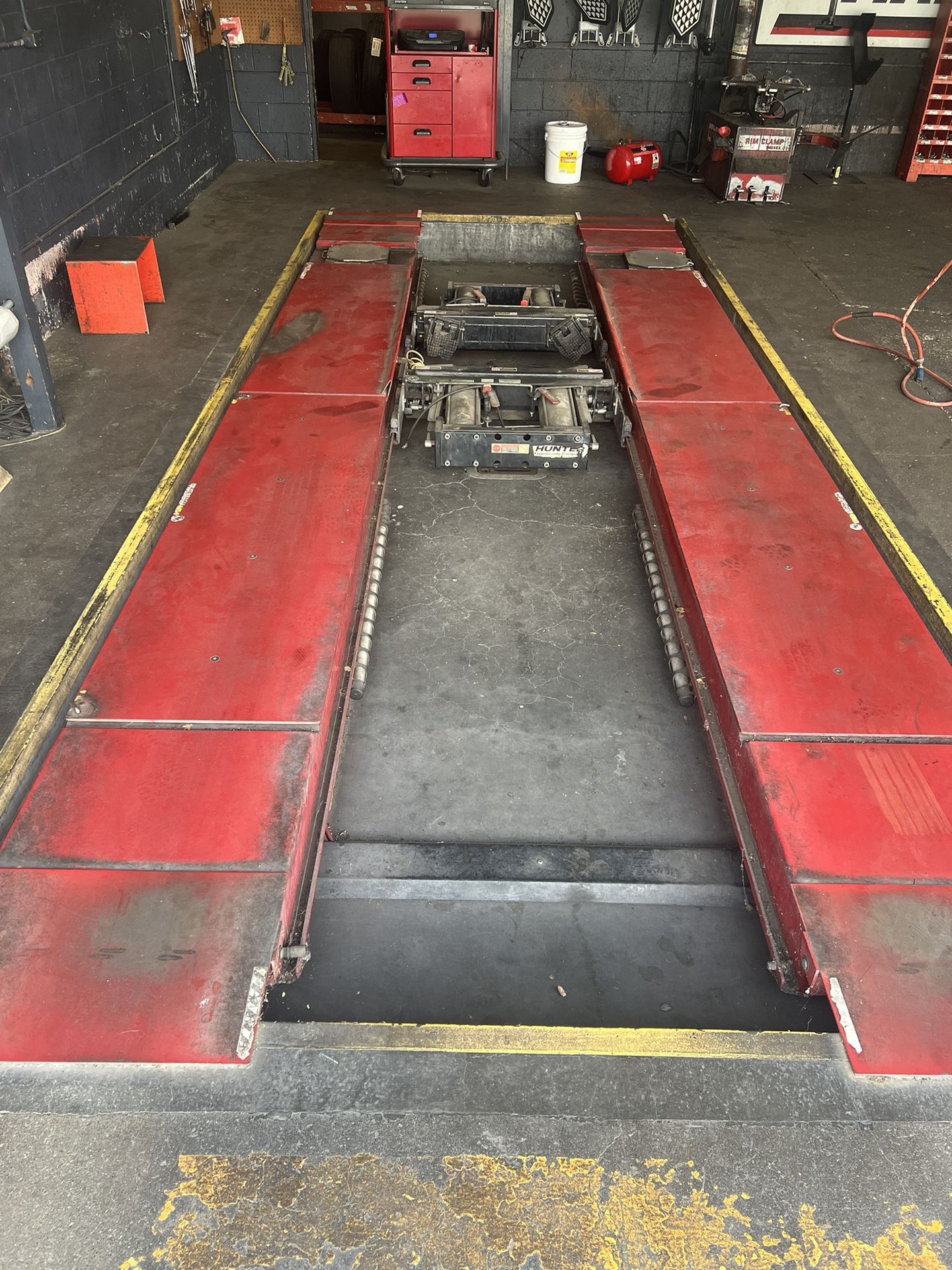Hunter Alignment Lift
