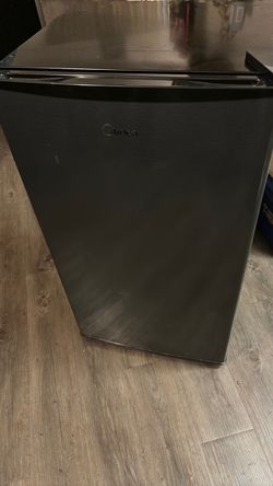 Midea Mini Fridge Black