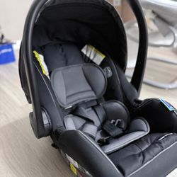 Graco SNUGRIDE 35 Lite Elite With Base And Gate Check IN Bag