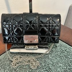 Authentic CHRISTIAN DIOR wallet On Chain 
