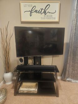 45in Flat Screen HD Smart TV and stand set