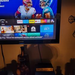 55 Inch Tv( MAKE A OFFER )