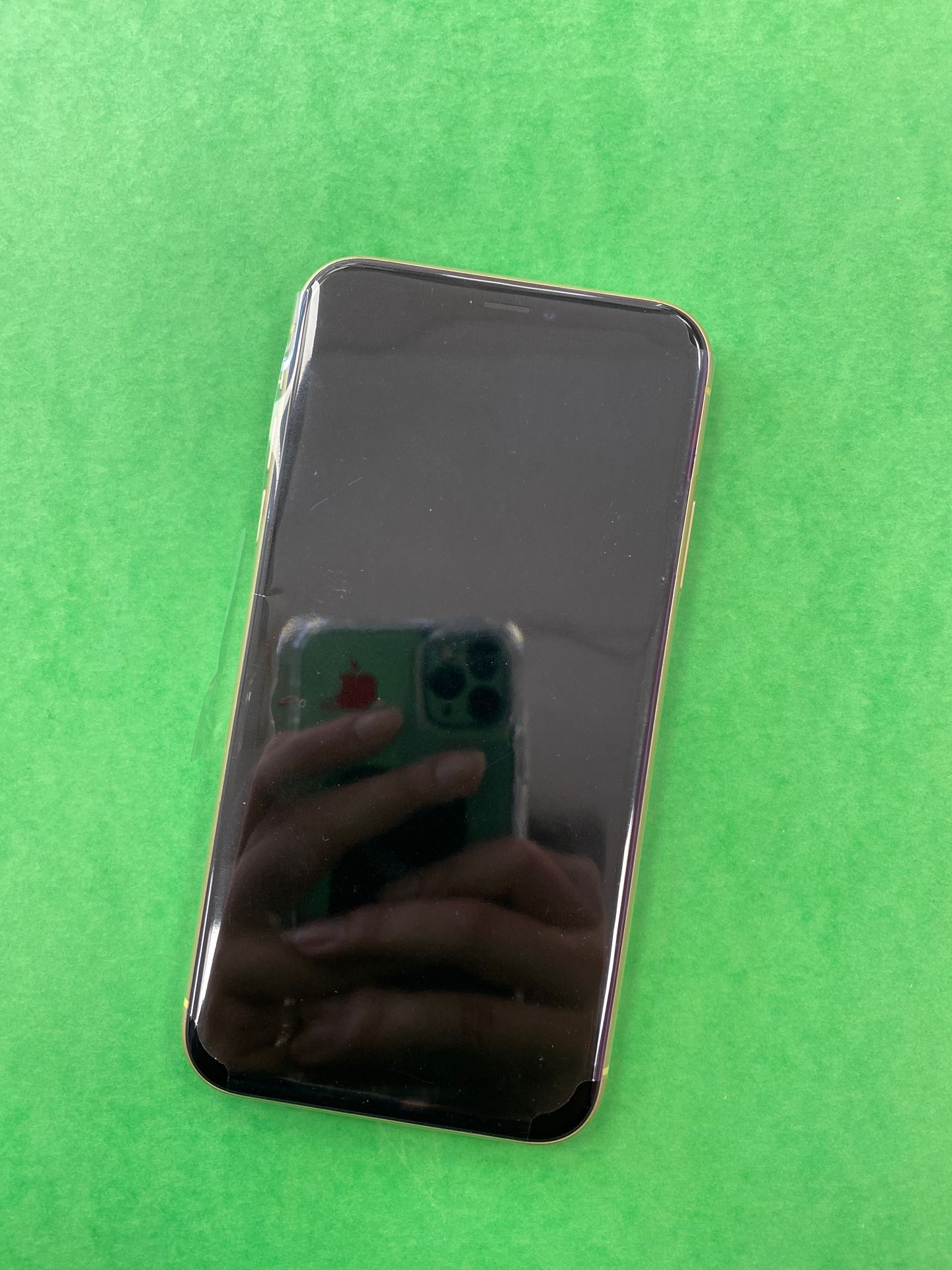 iPhone XR Yellow 64gb Unlocked for Sale in Bedford Park, IL OfferUp