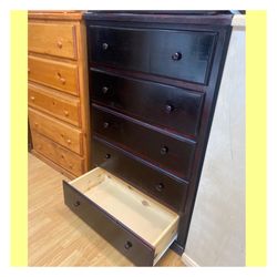 Dresser/ Five drawers dresser