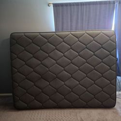 Queen Size Mattress – Excellent Condition (only had 3 months)