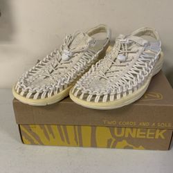 Keen Men’s Uneek Classic Two Cord Sandal. Sz 11.5. White     