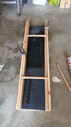Sluice box for finding  gold