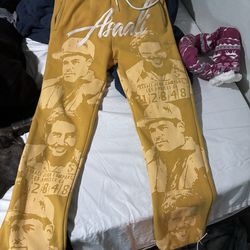 Asaali sweats