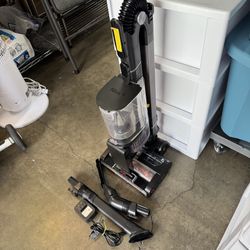 Shark Vertex DuoClean PowerFins HairPro Cordless Pet Stick Vacuum Cleaner Clean and Good Condition