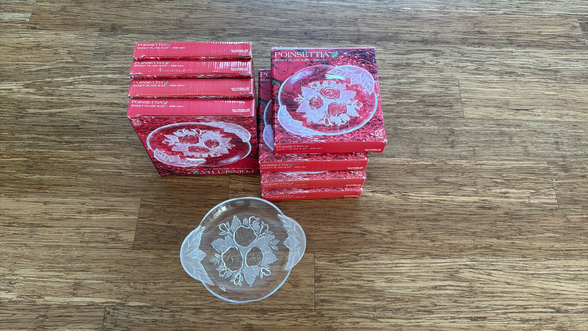 Brand New Sweet Dessert / Fruit Plates Set