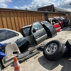 Chevy Gmc Parts Partes (CHECK PICTURES)