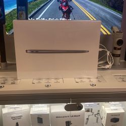 13”MacBook Air M1 256SSD