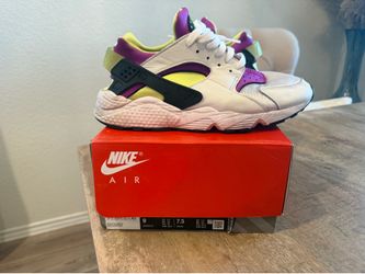 Pre-Loved in original Box Nike Air  Huarache Women 9