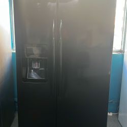 36” Wide Sansung Frige Black Use Like New Perfec Working 