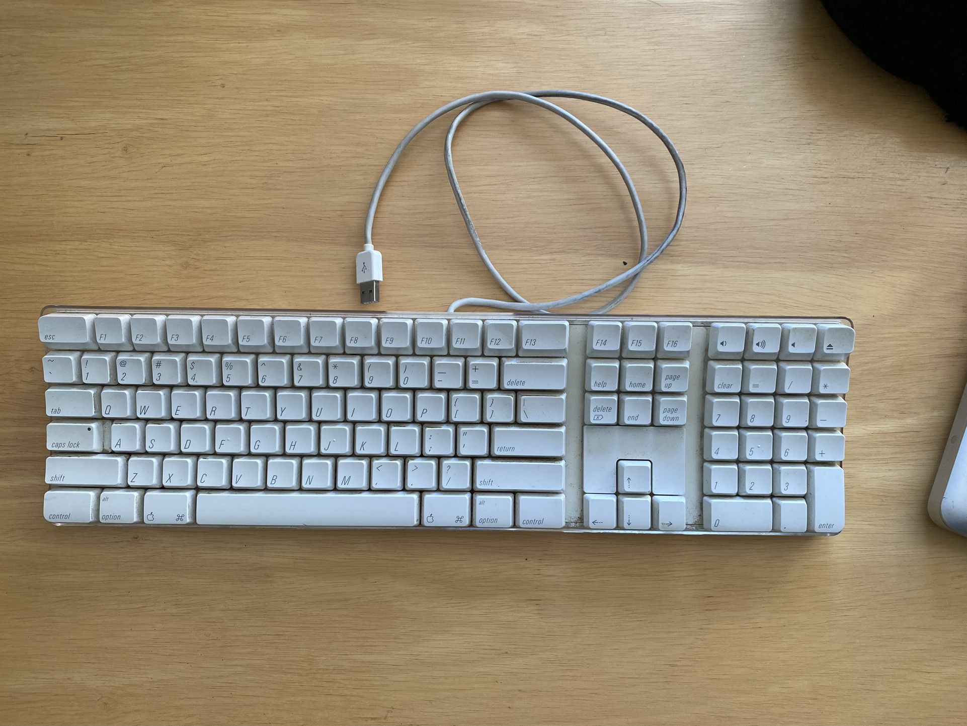 Apple keyboard + Mouse