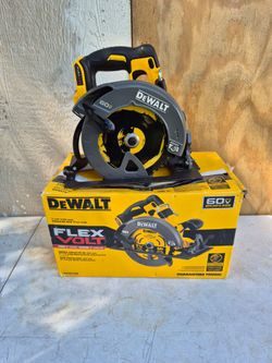 DEWALT
FLEXVOLT 60V MAX Cordless Brushless 7-1/4 in. Circular Saw with Brake (Tool Only