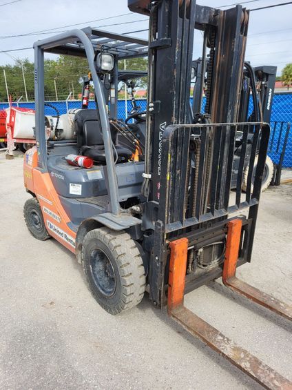 Toyota 5,000lbs Warehouse Forklift