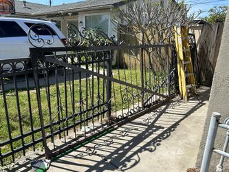 Rod Iron Gate/fence