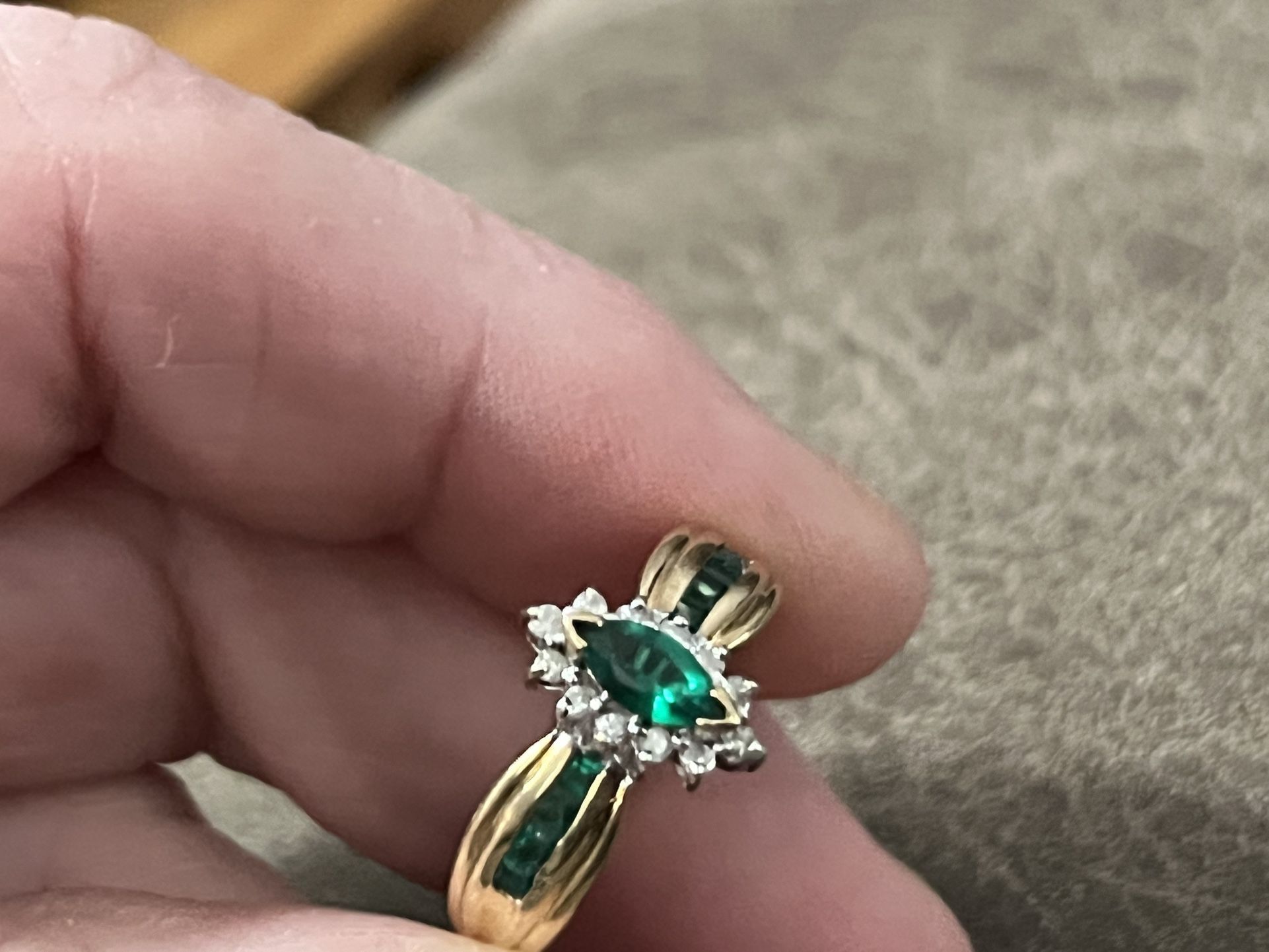 Beautiful yellow Gold Emerald & Diamonds Size 8.75 Ring