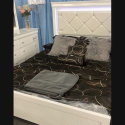 QUEEN BED SET 