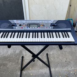 Yamaha Keybosrd and height adjustable stand