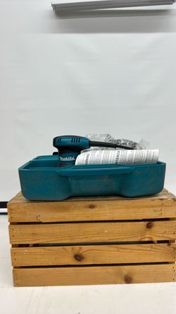 Makita Random Orbit Sander with Case