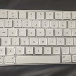 Apple Magic Keyboard 