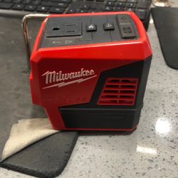 Milwaukee Power Inverter