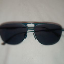 GUCCI SUNGLASSES !!