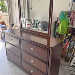 Large Dresser with Mirror – Solid Wood, 6 Drawer