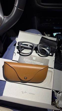 Ray-Ban Meta gen, two AI glasses