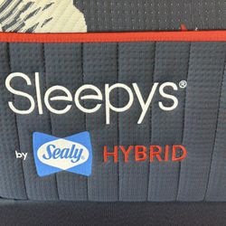 SLEEPY’S Mattresses Queen