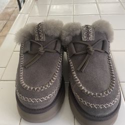 Uggs Slippers 