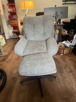 Lounge chair and ottoman