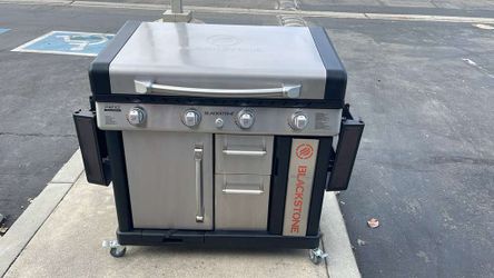 Blackstone Patio Pro 36in Cabinet Griddle with Hood