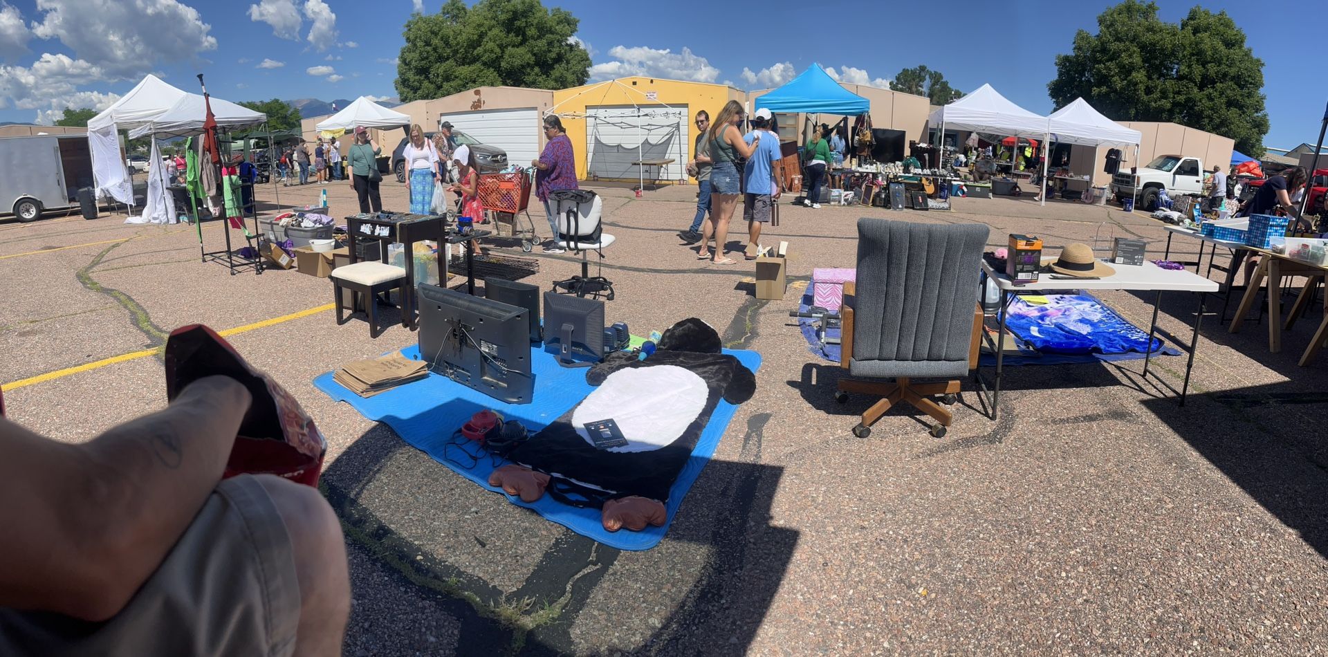 MOVING SALE TODAY ONLY AT FLEA MARKET