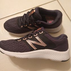 New Balance Women's Shoes 