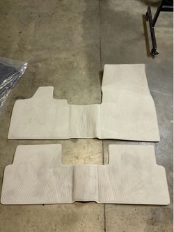 BMW i3 oem carpet floor mats