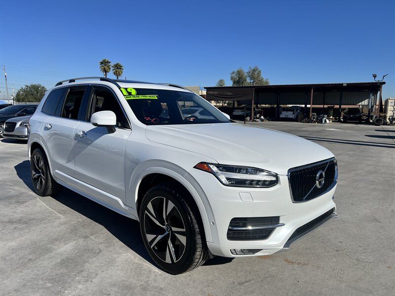 2019 Volvo XC90 T6 Momentum