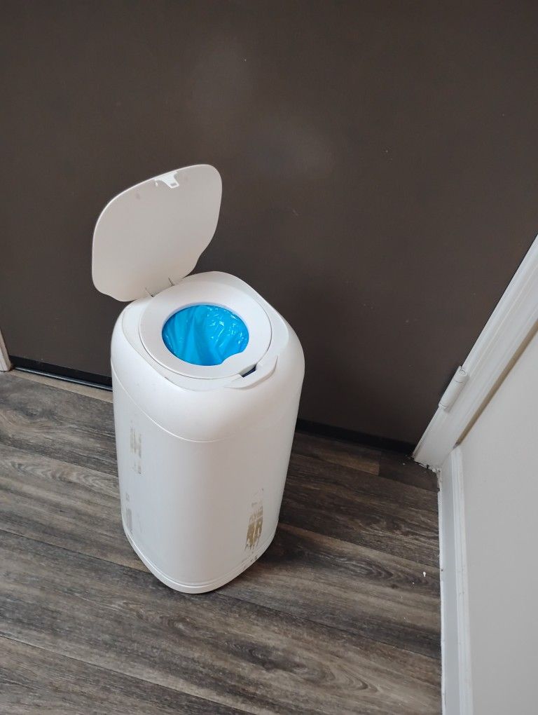 Playtex Diaper Genie Expressions Diaper Disposal