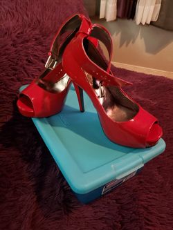 Andreas Red High 👠Heels. Size 8