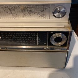 WORKING! Vintage Westinghouse Seven Sea Multiband shortwave radio rpm5010a