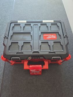 Milwaukee Large tool box Packout