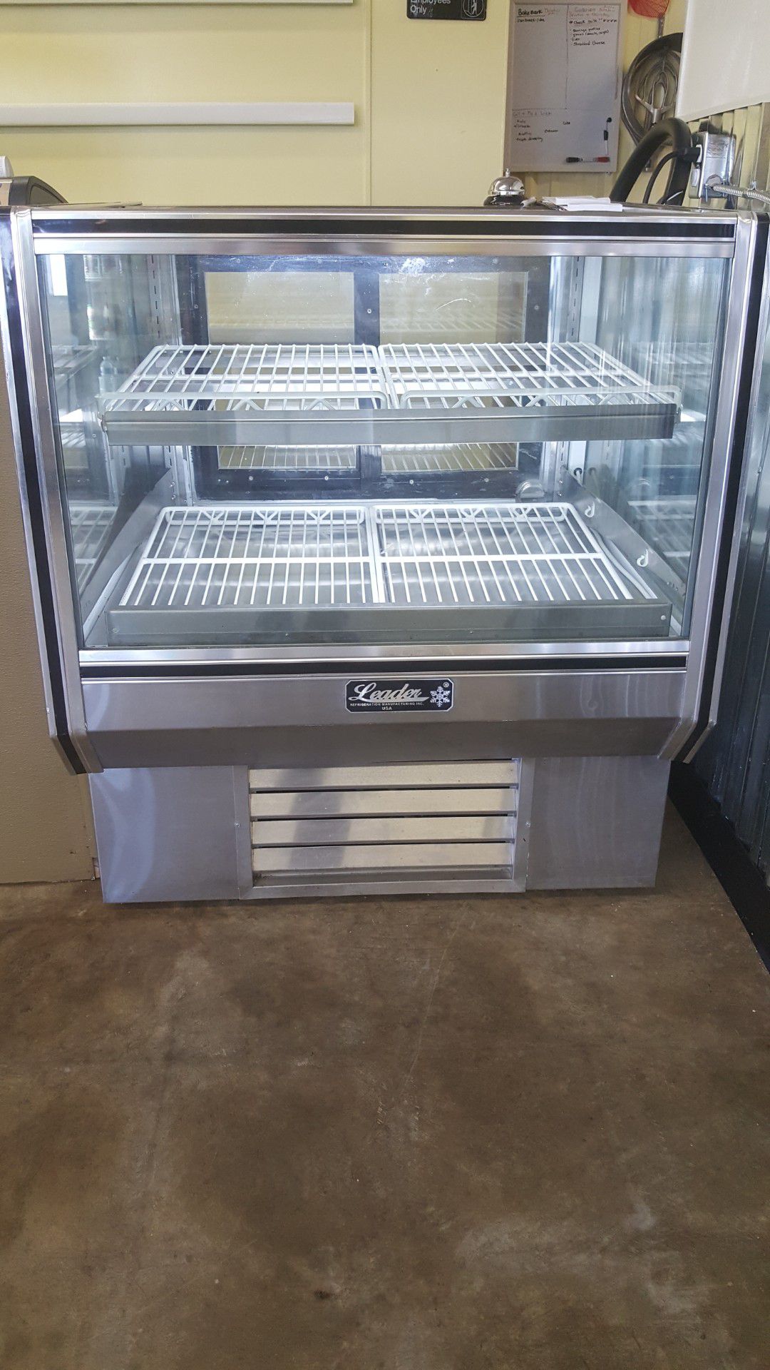 Refrigerated bakery display like new